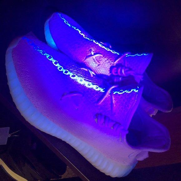 Yeezy 350 Cream White - Picture 7 of 7